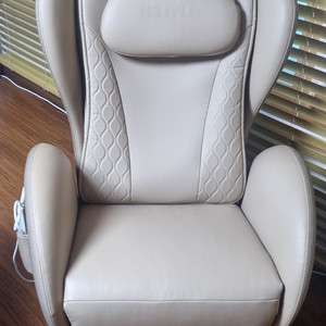 누하스 4D 리클라이너 안마의자 (루나 L) 이미지