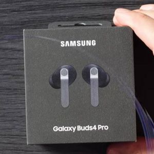 갤럭시 버즈 프로 4 블랙 이미지