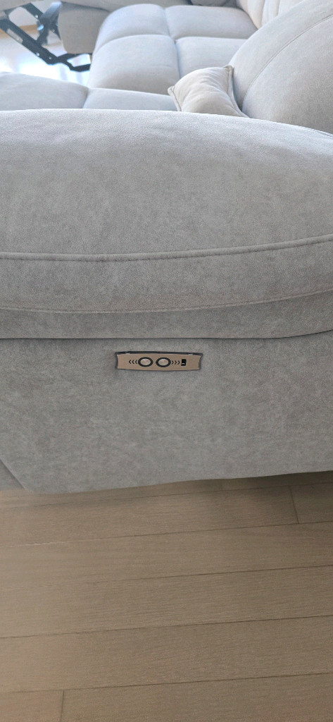 4인용 리클라이너 소파 이미지