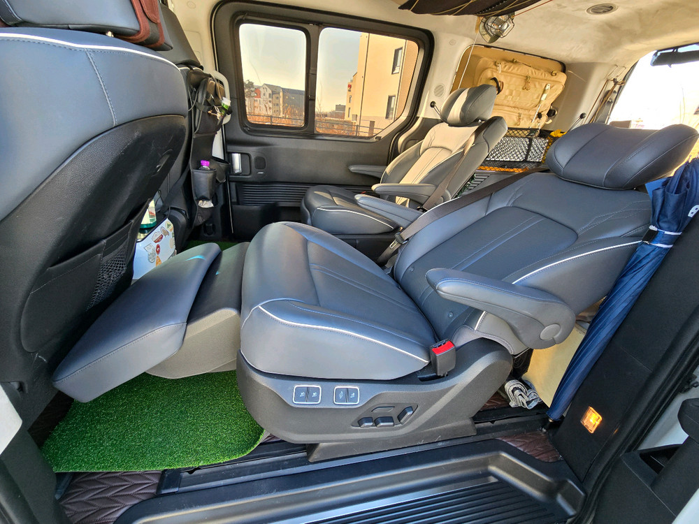 스타리아라운지 7인승 2열 릴렉션시트 이미지