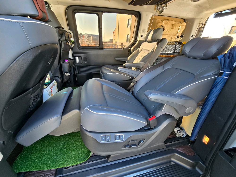 스타리아라운지 7인승 2열 릴렉션시트 이미지