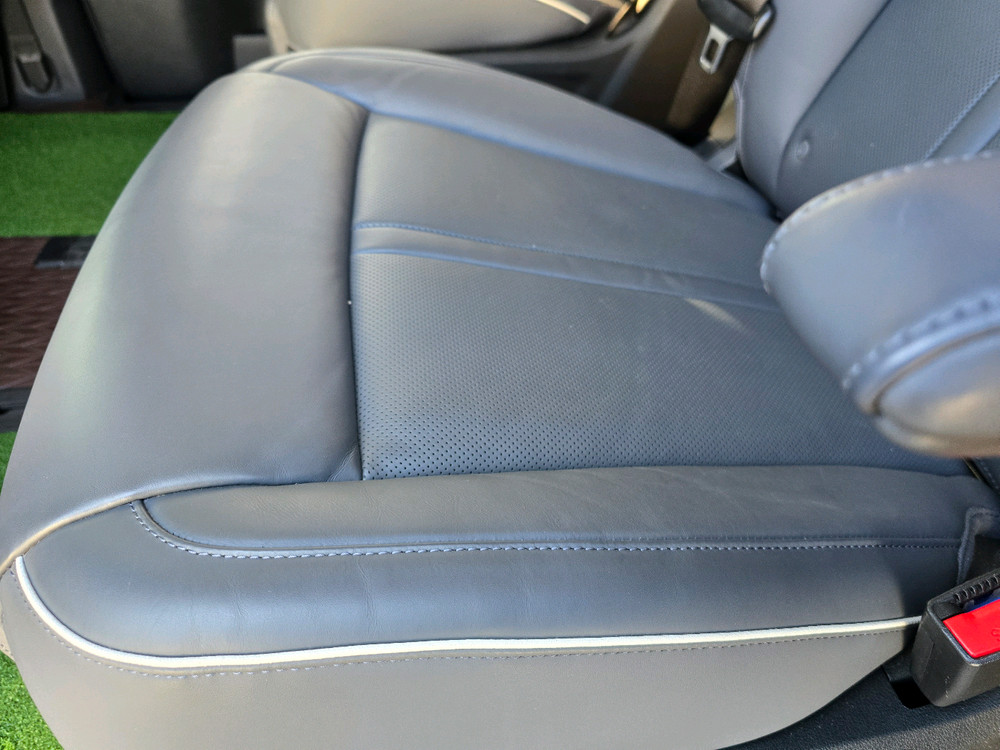 스타리아라운지 7인승 2열 릴렉션시트 이미지