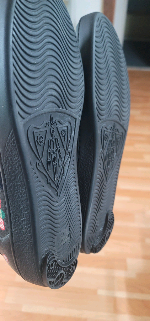 구찌 에이스 벌 프린트 GG 수프림 스니커즈 (270) 신발장정리제품 상세 설명모델명: 구찌 429445 (이탈리아 이미지