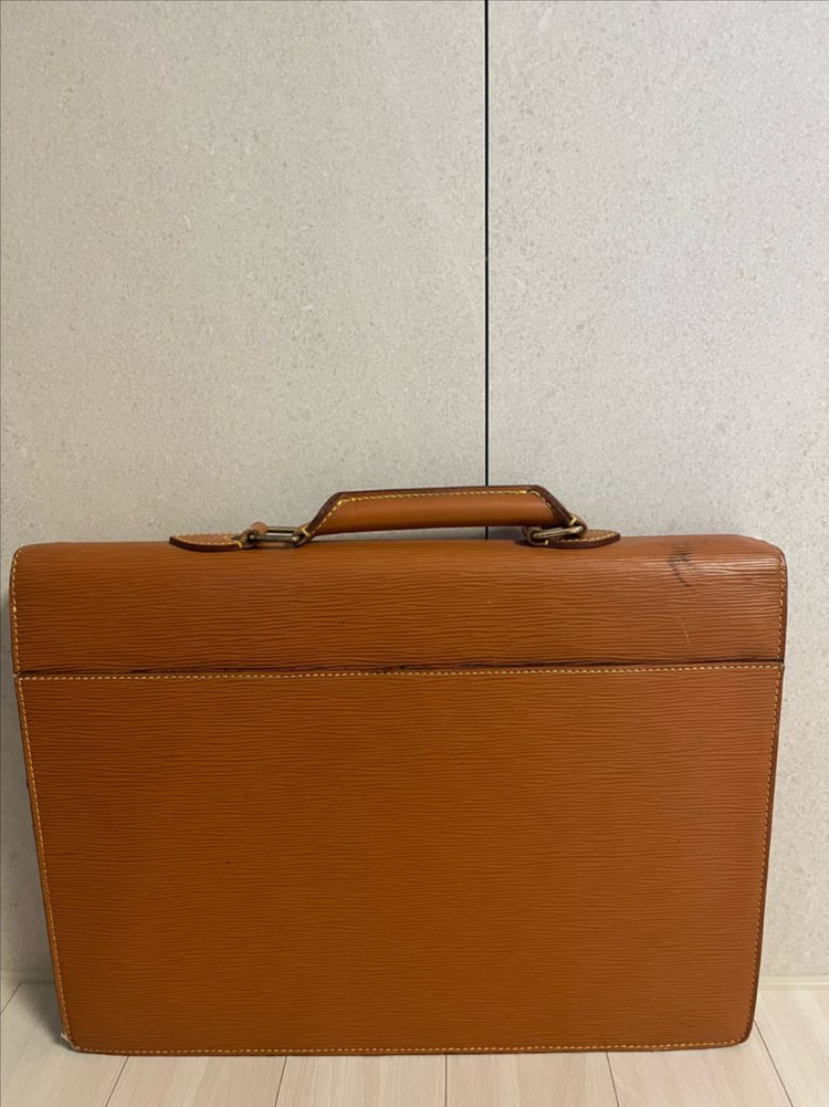 루이비통(Louis Vuitton) 브리프 케이스 판매 이미지