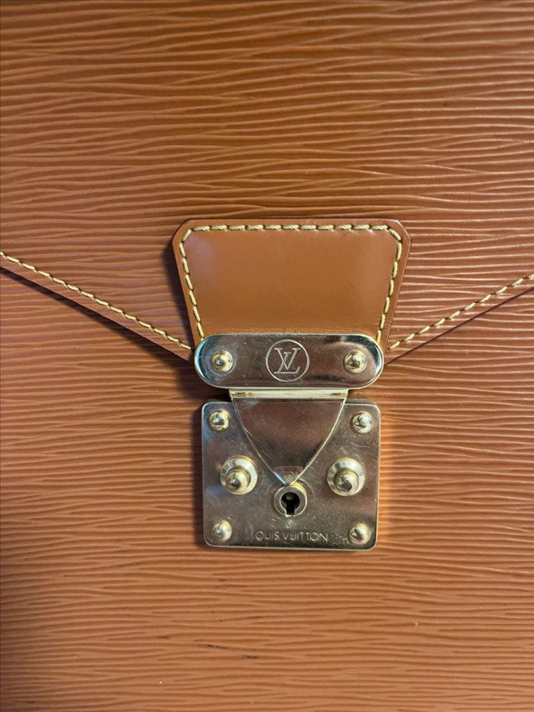 루이비통(Louis Vuitton) 브리프 케이스 판매 이미지