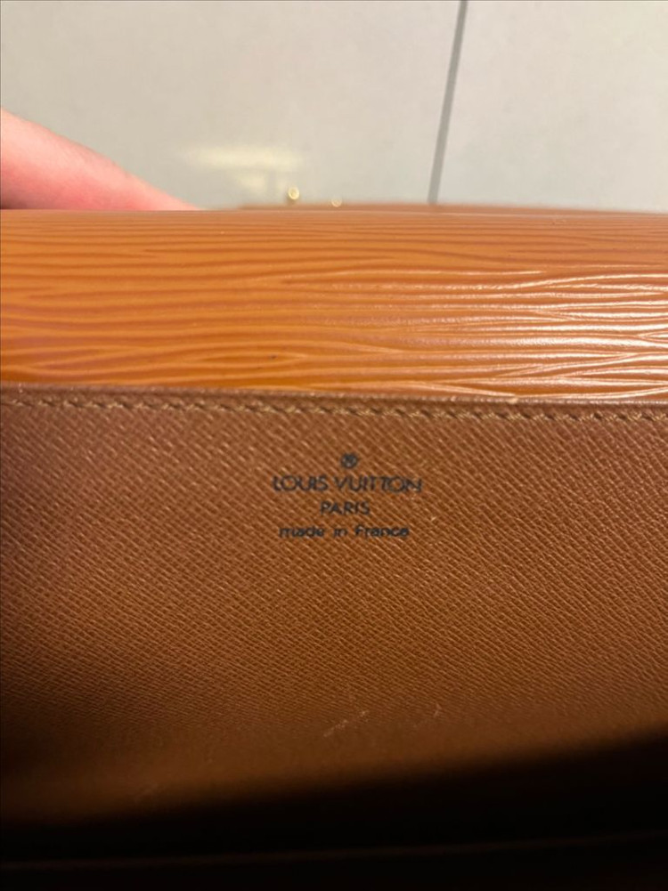 루이비통(Louis Vuitton) 브리프 케이스 판매 이미지
