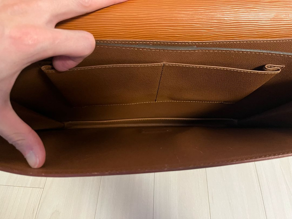 루이비통(Louis Vuitton) 브리프 케이스 판매 이미지