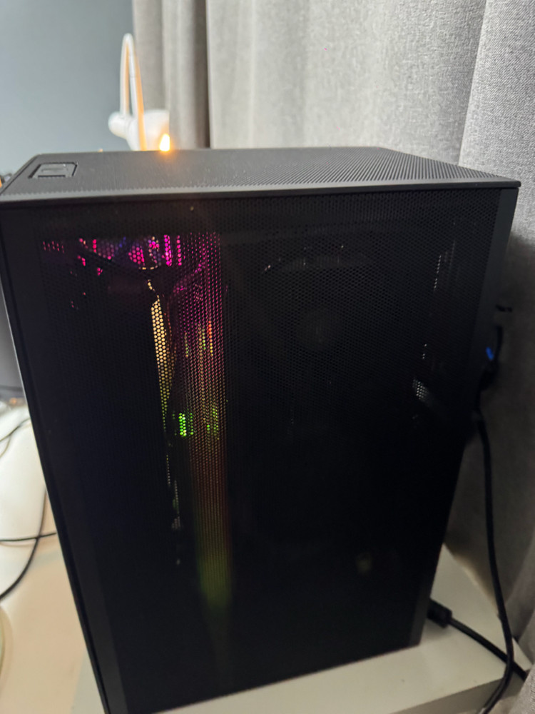 5600X / 2070 SUPER / 32GB / 1TB / 600W / ITX 게이밍 PC 팝니다 이미지