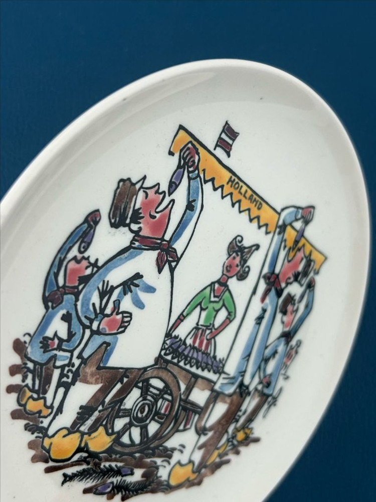 네덜란드 빈티지/ 로얄 구데바겐 청어 먹는 사람들 장식 접시 이미지