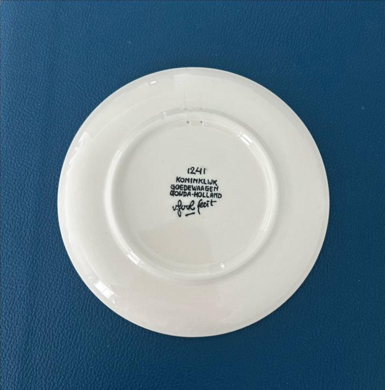 네덜란드 빈티지/ 로얄 구데바겐 청어 먹는 사람들 장식 접시 이미지