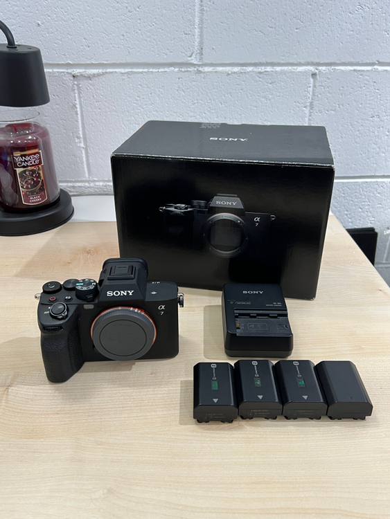 SONY A7M4, 24-105, 55, 16-35, 90macro /SIGMA 24-70, 85/HVL-F28RM 이미지