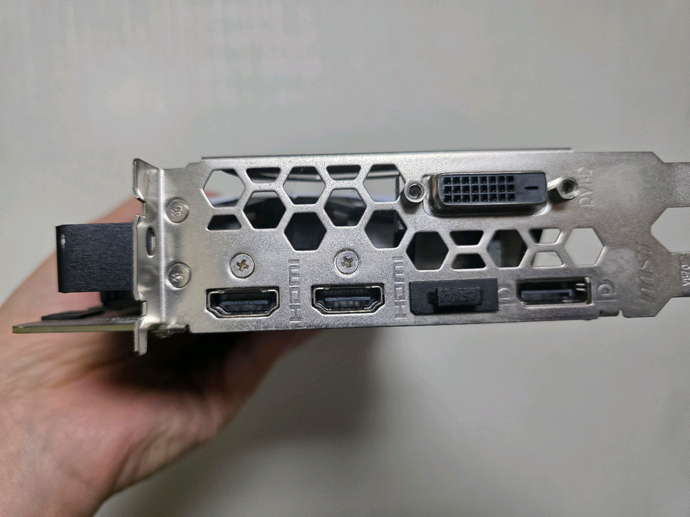 GTX 1080 Ti 그래픽카드 이미지