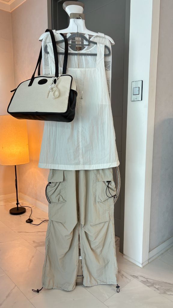 르 le 바스락 뷔스티에, 셔링 베이지 조거 팬츠 이미지