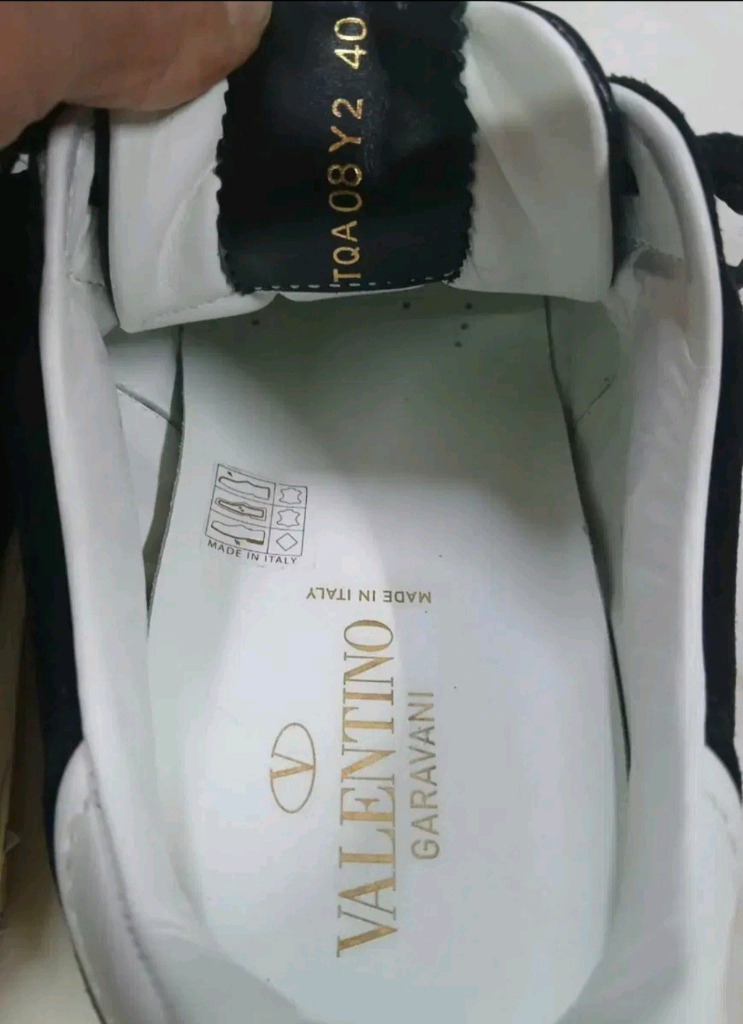 정품 파격가 남여공용] 발렌티노 플라이크르 스니커즈 신발 40 250 루이비통 샤넬 구찌 펜디 프라다 에르메스 디올 이미지