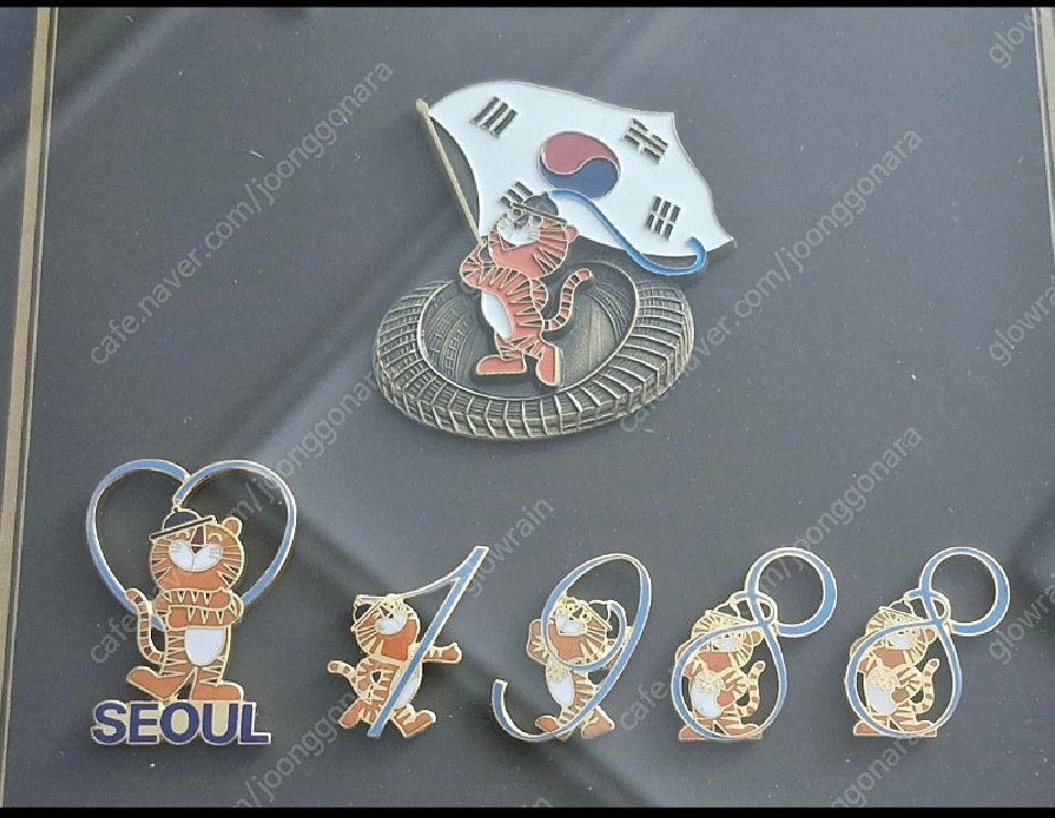 88올림픽호돌이 뺏지 액자세트 수집품 이미지