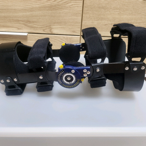 무릎 보조기 이미지