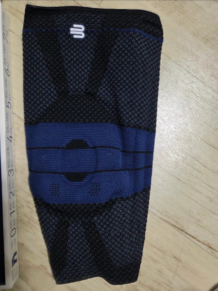 바우어파인트 게뉴트레인 8세대 무릎보호대 이미지