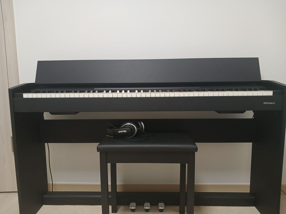 롤랜드 디지털 피아노 F107 (1년 이내, 상태 최상) 이미지