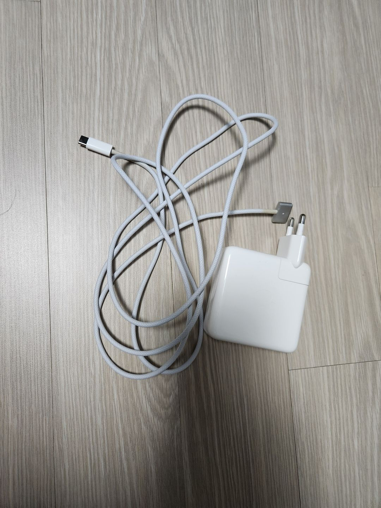 맥북 프로 16 m3 36gb 1tb + 애플케어 플러스 팝니다 이미지