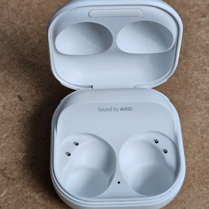 버즈2프로 화이트 충전본체 SM-R510 이미지