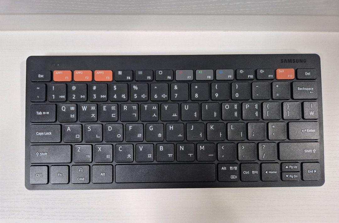 갤럭시 탭 S9 Ultra 256GB 베이지 색상 Wif 모델 풀박스, S펜, 무선키보드 이미지