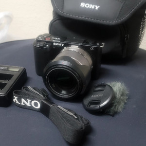 소니 ZV-E10 미러리스 카메라 이미지