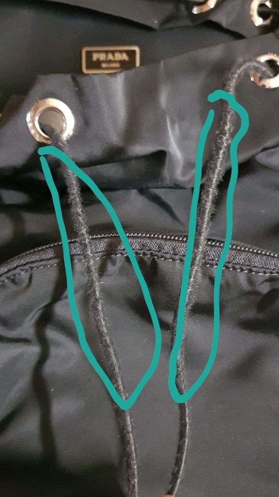 프라다 v135 백팩 팝니다[가격내림] 이미지