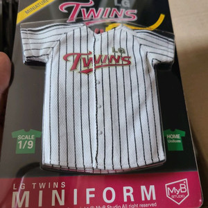 새상품 LG Twins LG 트윈스 미니 유니폼 (미니폼) 35번 이진영 미개봉 키링 굿즈 야구 소장 선물 수집 이미지