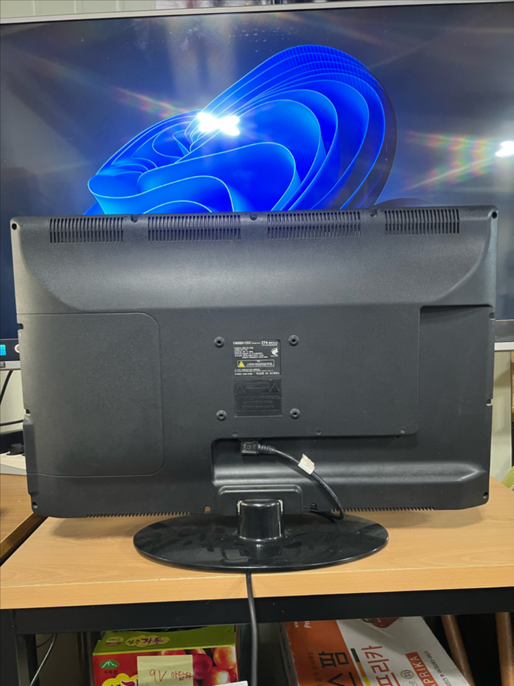 27인치 컴퓨터 모니터 이미지