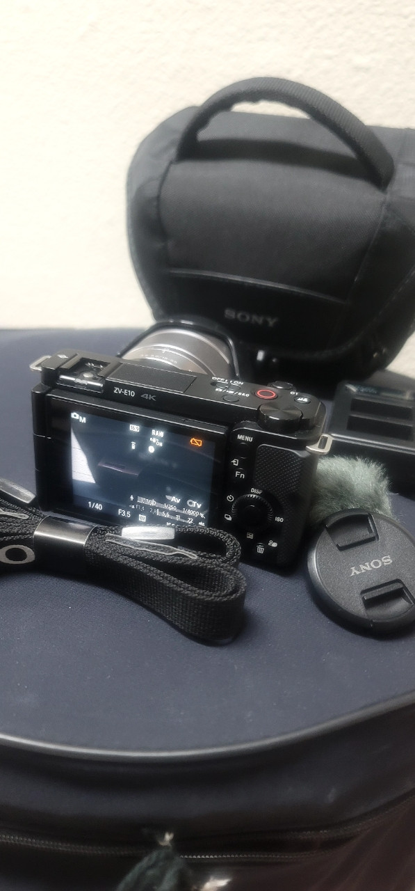 소니 ZV-E10 미러리스 카메라 이미지