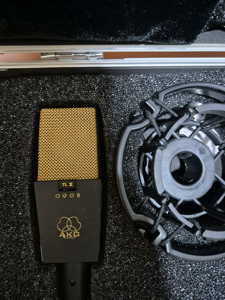 AKG C414B 이미지