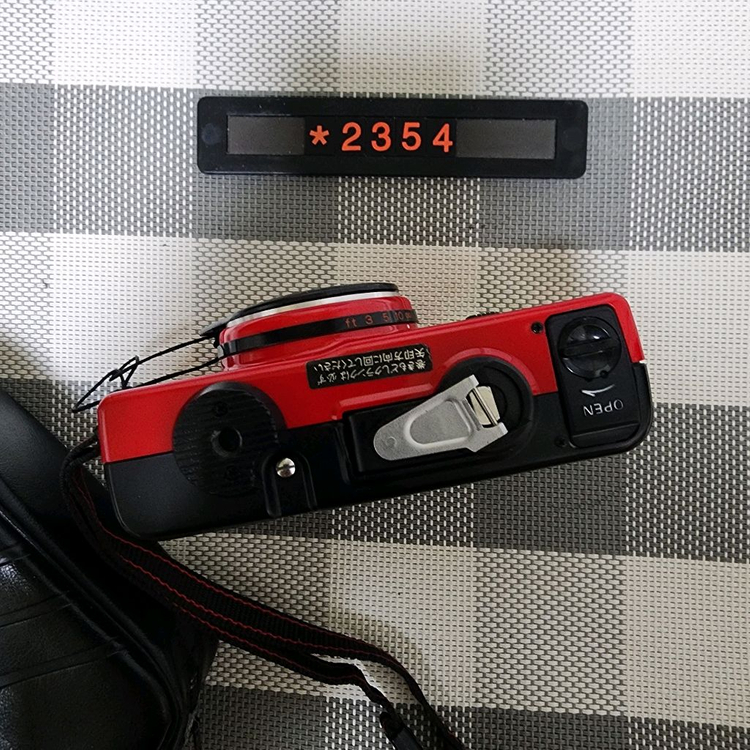 코니카 C35 EF3 레드바디 필름카메라 파우치포함 이미지