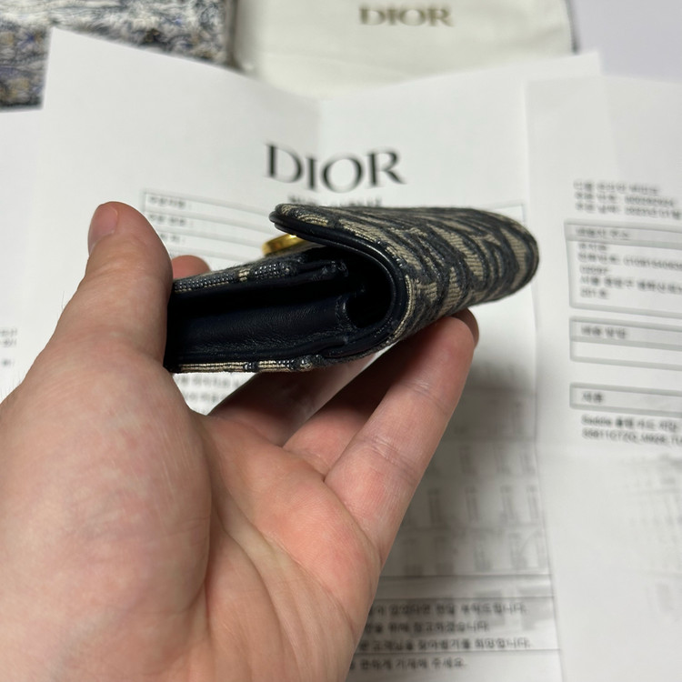 [풀구성] 디올 오블리크 새들 플랩 카드지갑 베이지 이미지