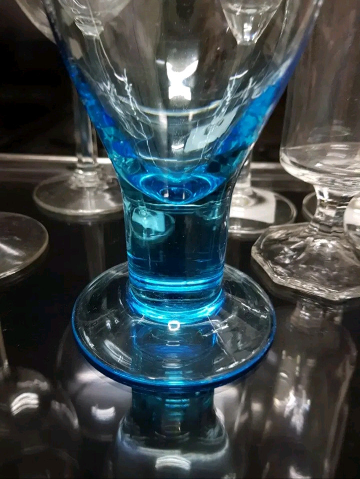 빈티지와인잔 라이트블루 유리컵 이미지