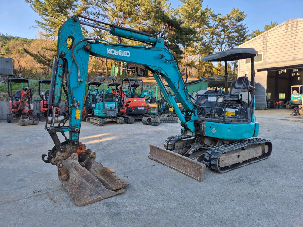 코벨코 SK35SR 미니 굴삭기입니다사진에서 보시는 것처럼 작동 상태 양호합니다다 이미지