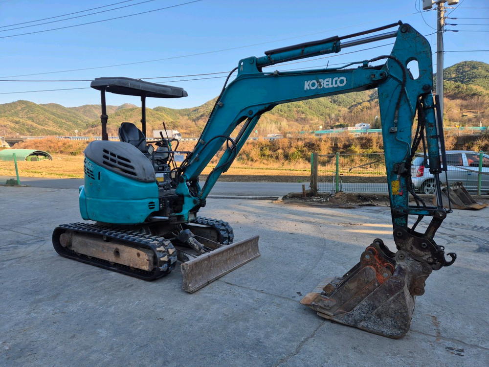 코벨코 SK35SR 미니 굴삭기입니다사진에서 보시는 것처럼 작동 상태 양호합니다다 이미지