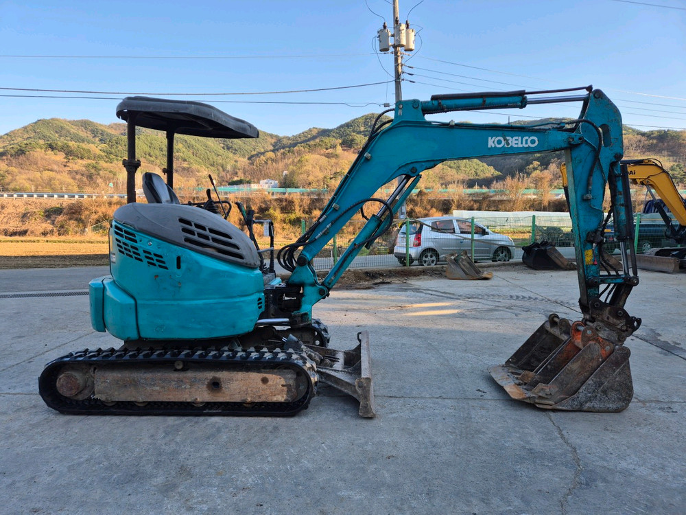 코벨코 SK35SR 미니 굴삭기입니다사진에서 보시는 것처럼 작동 상태 양호합니다다 이미지