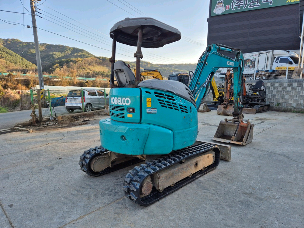 코벨코 SK35SR 미니 굴삭기입니다사진에서 보시는 것처럼 작동 상태 양호합니다다 이미지