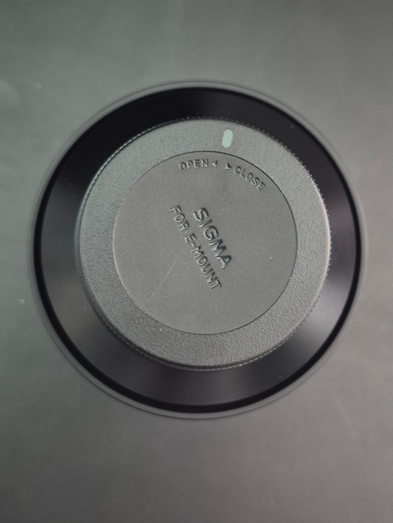 삼양 85mm F1.4 FE 렌즈 이미지