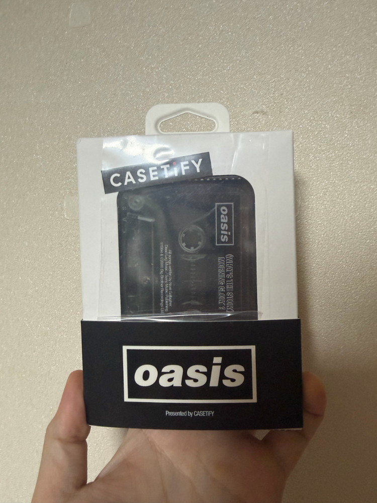 오아시스 케이스티파이 콜라보 제품 아이폰 17프로 케이스, 맥세이프 카드 홀더, 노트북 13인치 파우치 이미지