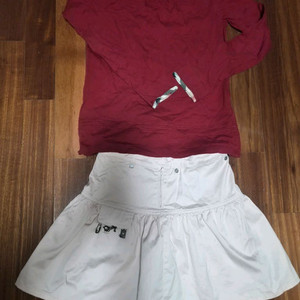 크리스찬디올 스커트(10세), 버버리레드티(12세) 이미지