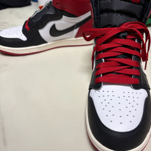 에어 조던 1 레트로 하이 OG 블 랙 토 이미지