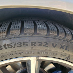 BMw X7 고성능 겨울타이어 이미지
