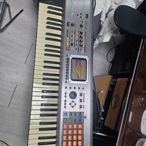 롤랜드신디사이저 roland Fantom S 이미지