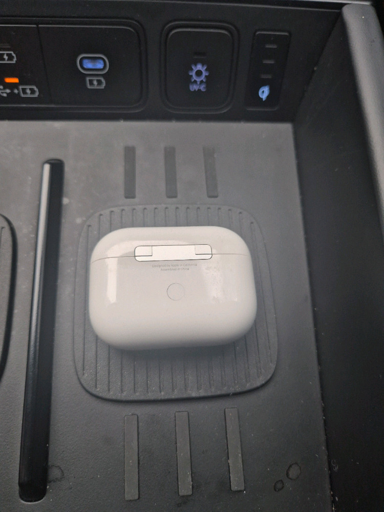 에어팟프로 이어폰 이미지