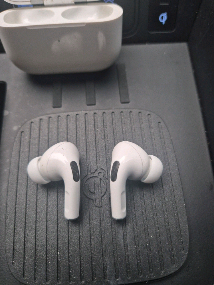 에어팟프로 이어폰 이미지