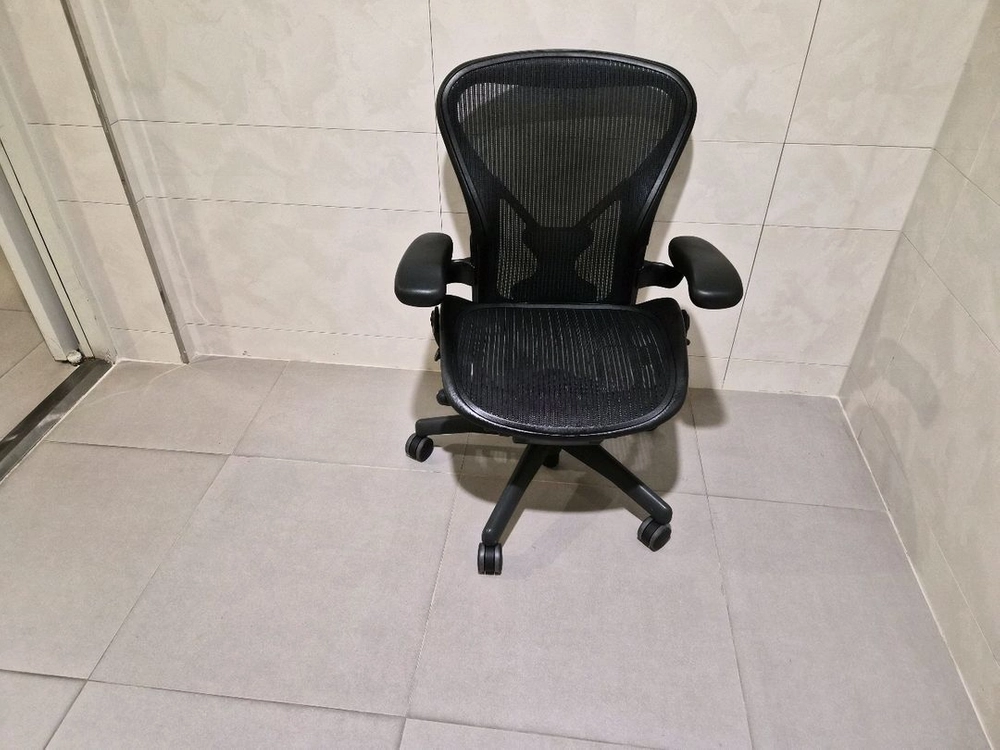 수입명품의자, 허먼밀러 에어론 체어 이미지