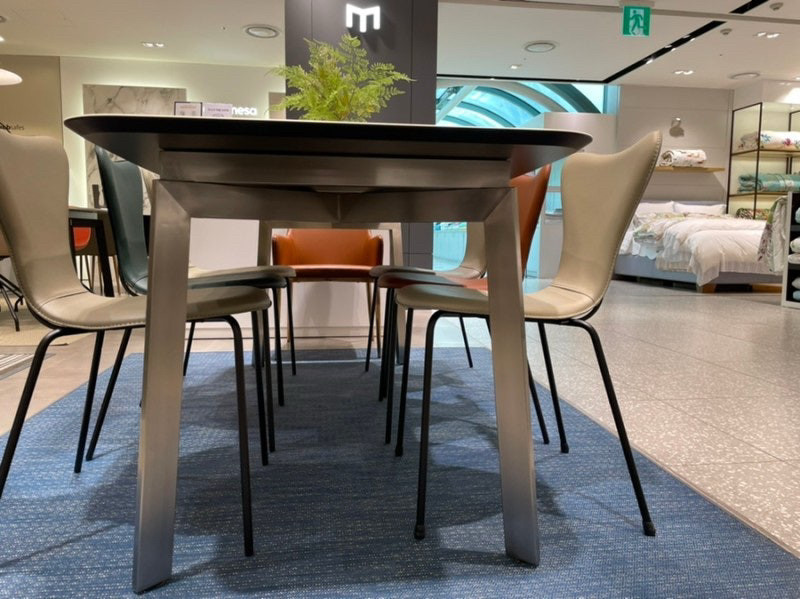 바이리네 노브 원형 세라믹 식탁 + 의자 4개 이미지