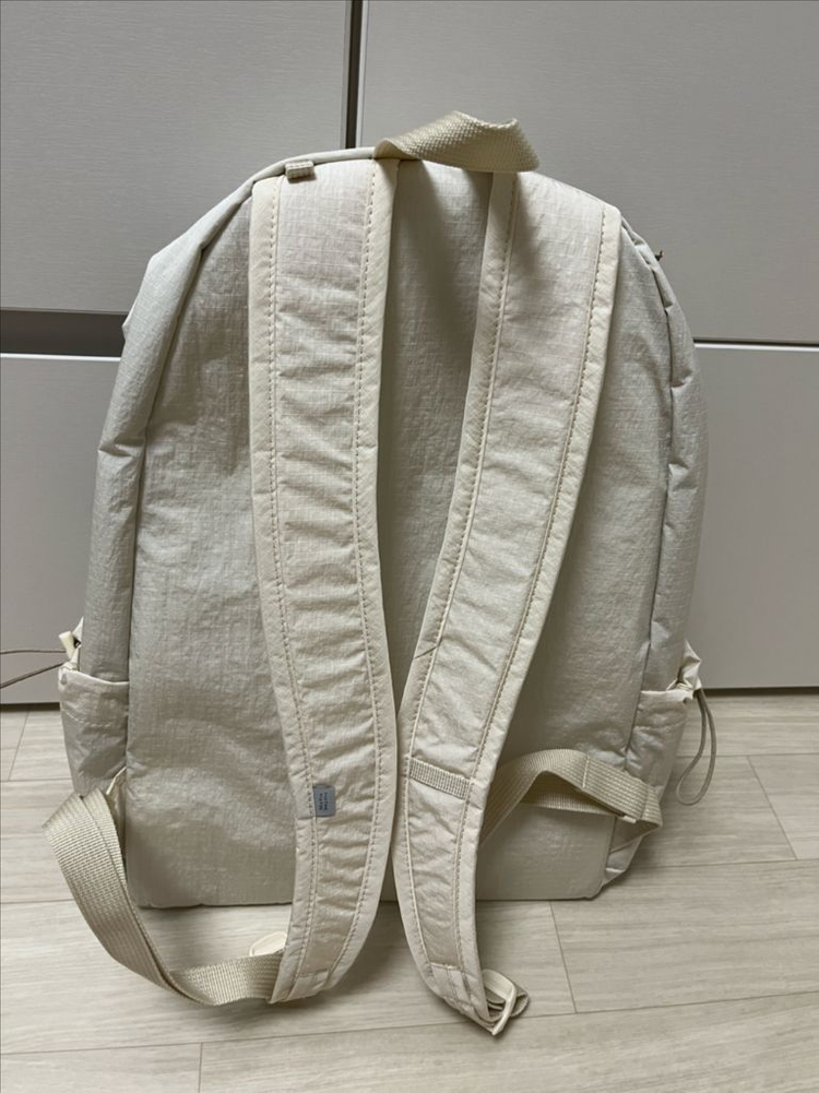 이안 W40 백팩 나일론 경량 가벼운 데일리 남녀공용 여행용 수납좋은 가방 소프트 아이보리 이미지