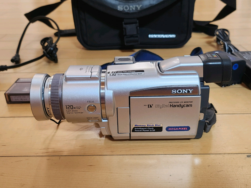 SONY 소니 국내 정발 DCR-TRV60 6mm 디지털 캠코더 카메라 이미지